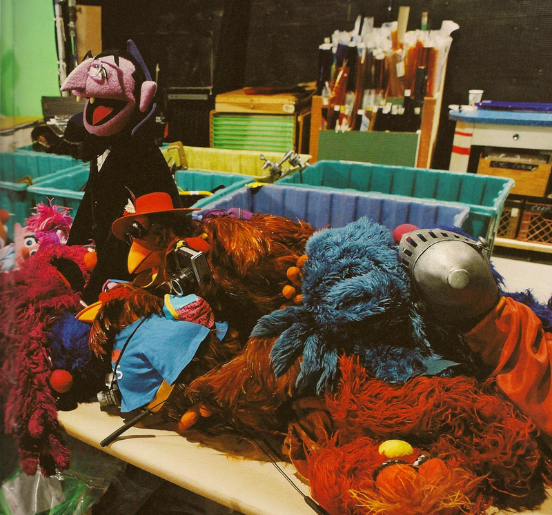 Illustration for article titled Here are some amazing behind the scenes photos from the early days of Sesame Street